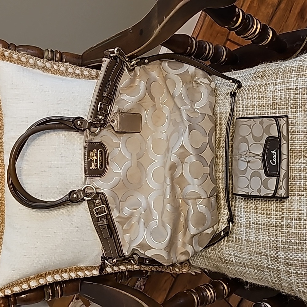 Coach purse and wallet